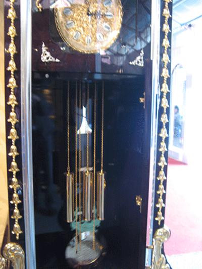 Đồng hồ dát vàng giá 230 triệu đồng