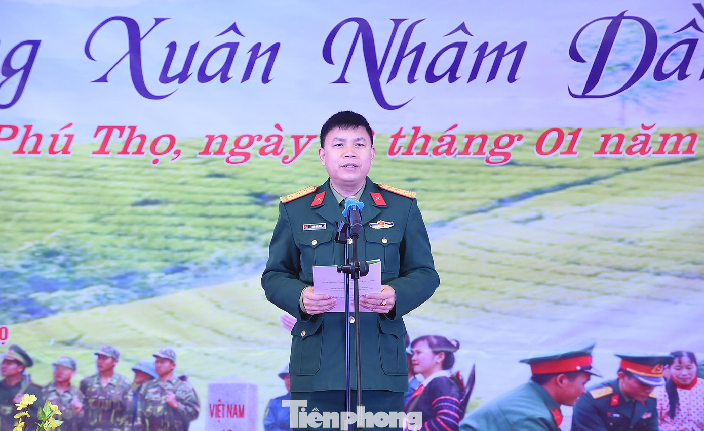Thượng tá Trần Viết Năng phát biểu tại chương trình. Ảnh: Xuân Tùng Thượng tá Trần Viết Năng phát biểu tại chương trình. Ảnh: Xuân Tùng