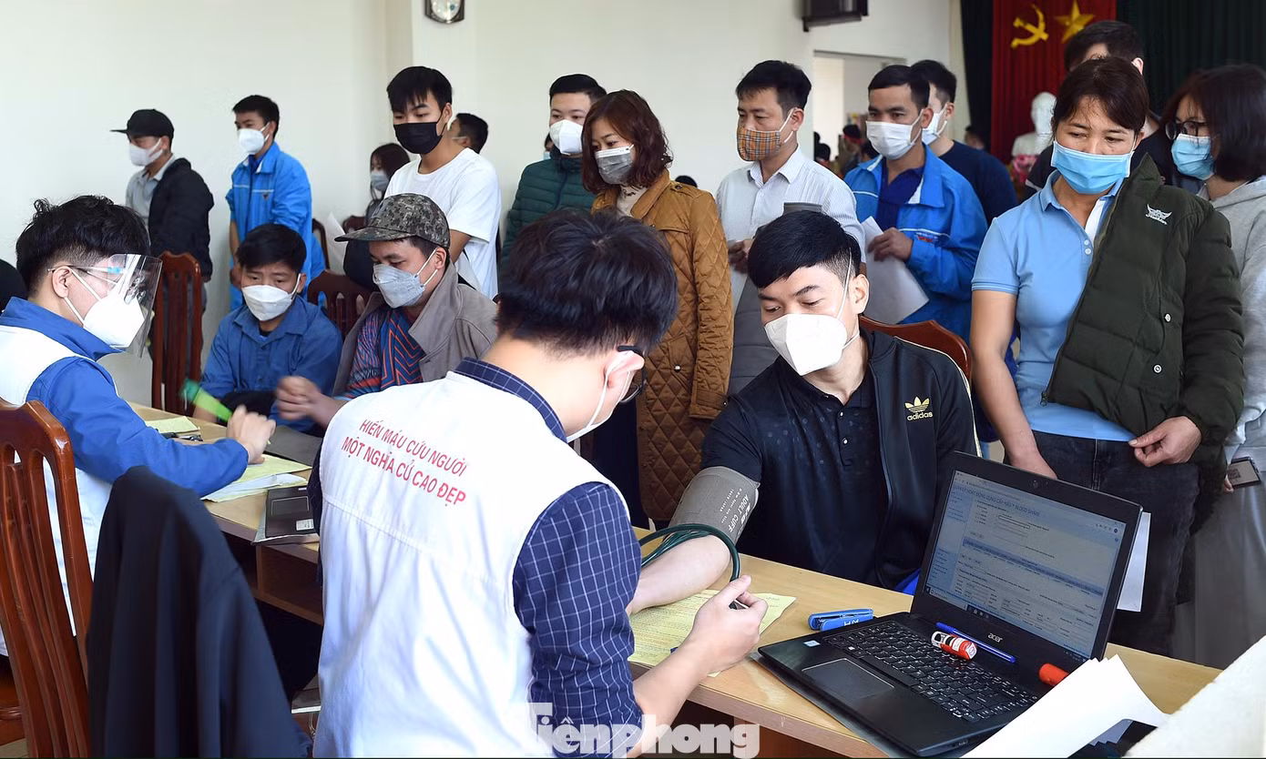 Ngày 22/1, đông đảo bạn trẻ Hòa Bình hưởng ứng, đăng ký hiến máu chương trình Chủ nhật Đỏ lần thứ XIV năm 2022 và lan tỏa thông điệp "Hiến máu cứu người - Sinh mệnh của bạn và tôi". Ngày 22/1, đông đảo bạn trẻ Hòa Bình hưởng ứng, đăng ký hiến máu chương trình Chủ nhật Đỏ lần thứ XIV năm 2022 và lan tỏa thông điệp "Hiến máu cứu người - Sinh mệnh của bạn và tôi".