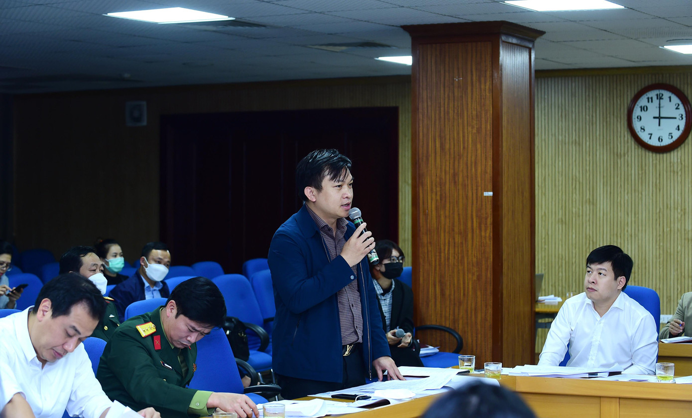 Đại diện Bộ GD&amp;ĐT trao đổi ý kiến tại cuộc họp