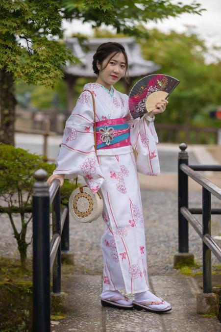 Bùi Thị Hảo trong trang phục Nhật Bản Bùi Thị Hảo trong trang phục Nhật Bản