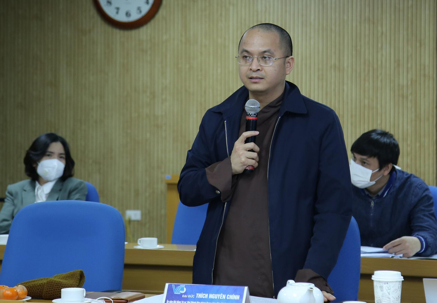 Đại đức Thích Nguyên Chính phát biểu đề xuất tại hội nghị. Ảnh: Lâm Đăng Hải Đại đức Thích Nguyên Chính phát biểu đề xuất tại hội nghị. Ảnh: Lâm Đăng Hải