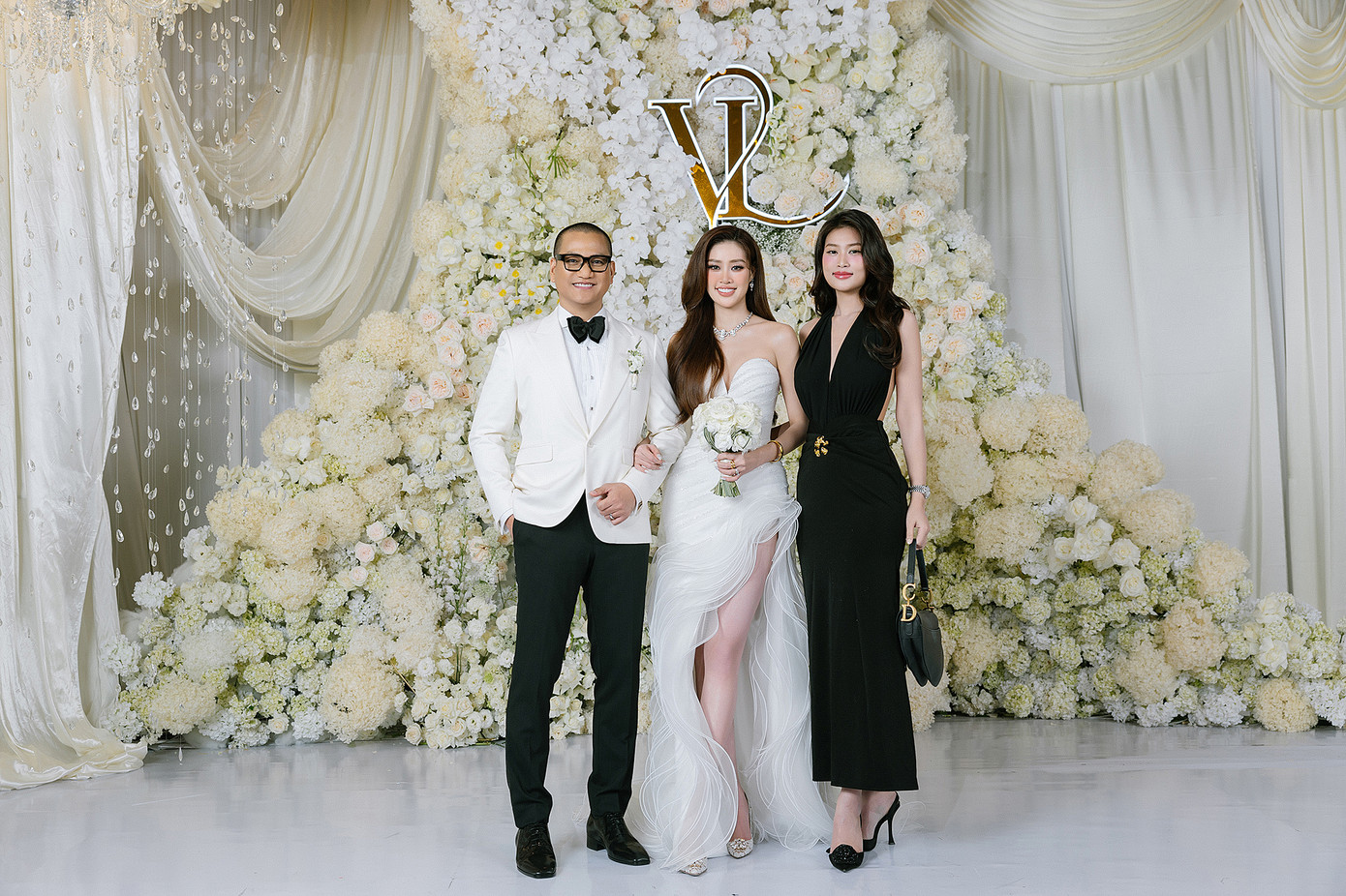 Nhiều hoa hậu, á hậu dự tiệc cưới Khánh Vân.