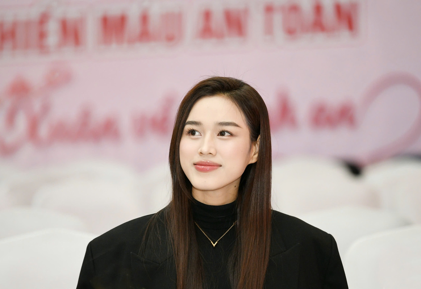 Gần đây nhất, cô khai trương căn nhà tình nghĩa cho người nghèo tại chính quê hương Hậu Lộc, Thanh Hóa của mình.