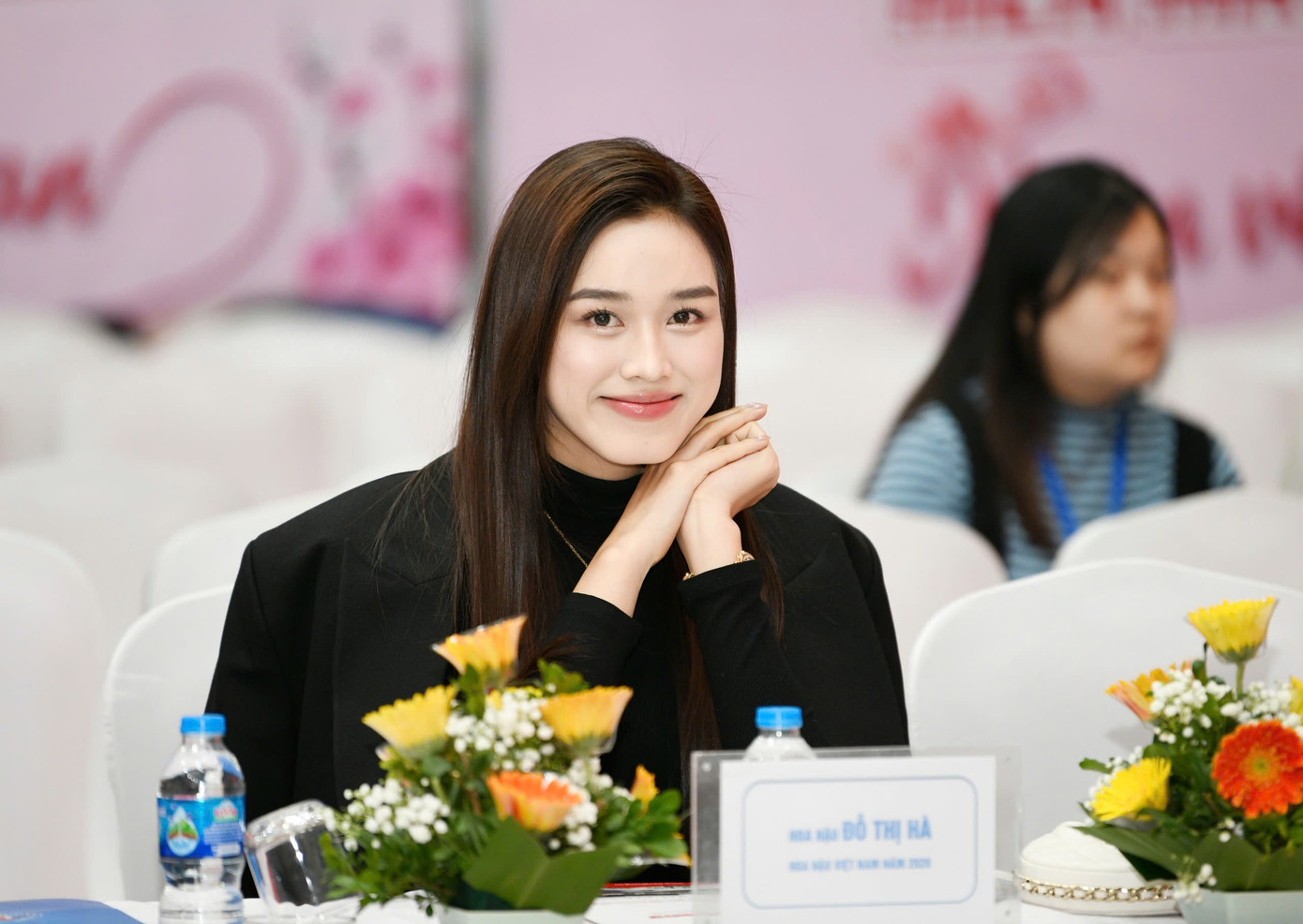 Kể từ khi đăng quang Hoa hậu Việt Nam 2020, Đỗ Thị Hà tích cực tham gia các hoạt động từ thiện, xã hội. Cô tham gia cùng báo Tiền Phong trong nhiều sự kiện xã hội lớn. Bản thân người đẹp cũng có nhiều dự án từ thiện riêng, như xây nhà ở xã hội cho người nghèo.