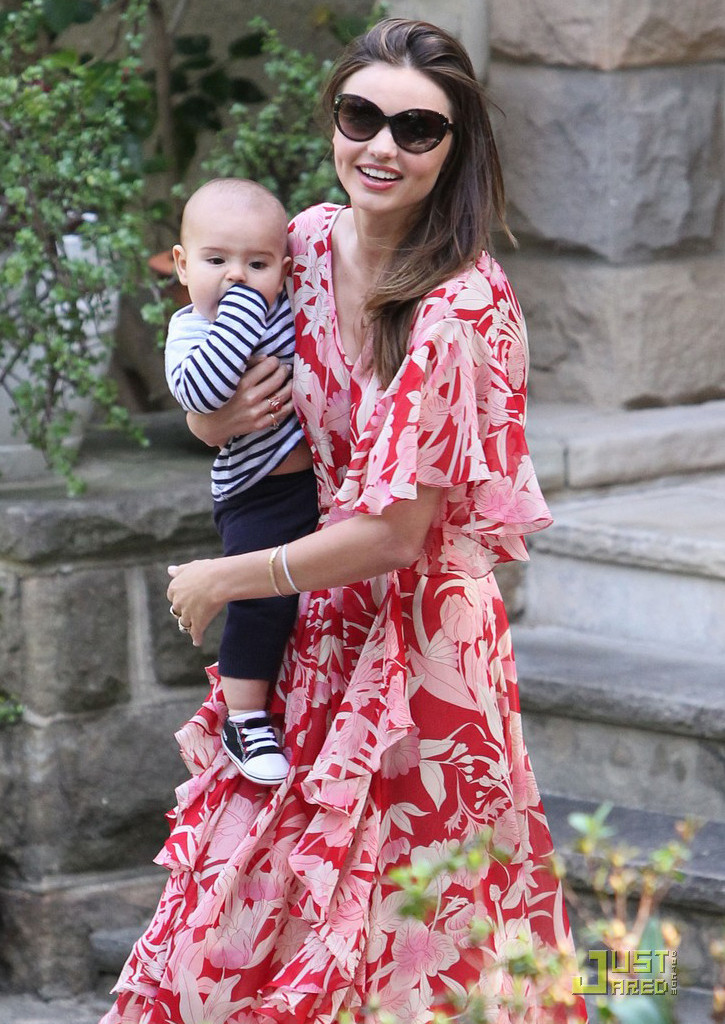 Hai mẹ con Miranda Kerr đẹp tựa thiên thần ở Sydney