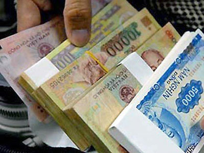 Trong thực tế đời sống, những đồng tiền mệnh giá nhỏ, kể cả 10.000 và 20.000 đồng polymer thường ít quay về hệ thống ngân hàng, nên không được tuyển chọn, thay thế thường xuyên Bài viết: http://news.zing.vn/Kien-nghi-in-hinh-lanh-dao-co-cong-len-tien-Viet-Nam-post358854.html#home_cate.tinchinh Nguồn Zing News 