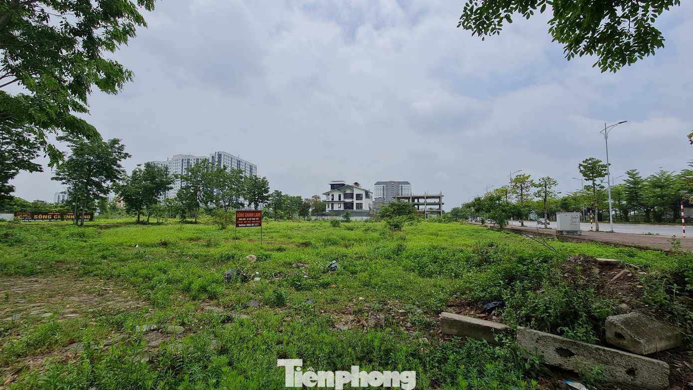 Cụ thể, thông báo được gửi đến UBND quận Hà Đông, UBND huyện Thanh Oai với nội dung: Ngày 16/5/2022, chủ đầu tư khởi công xây dựng công trình nhà ở thấp tầng khu B1.1 thuộc dự án khu đô thị Thanh Hà Cienco 5.