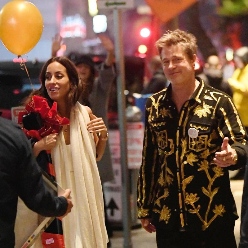 Brad Pitt đang hạnh phúc bên Ines de Ramon. Ảnh: GrosbyGroup.