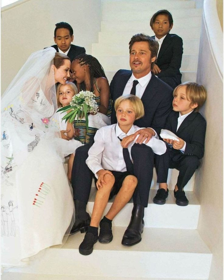 Angelina và Brad cho các con tự do phát triển. Angelina và Brad cho các con tự do phát triển.