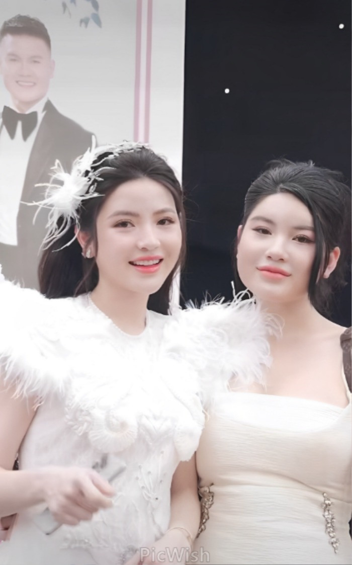 Em gái Chu Thanh Huyền có ngoại hình xinh xắn. Em gái Chu Thanh Huyền có ngoại hình xinh xắn.