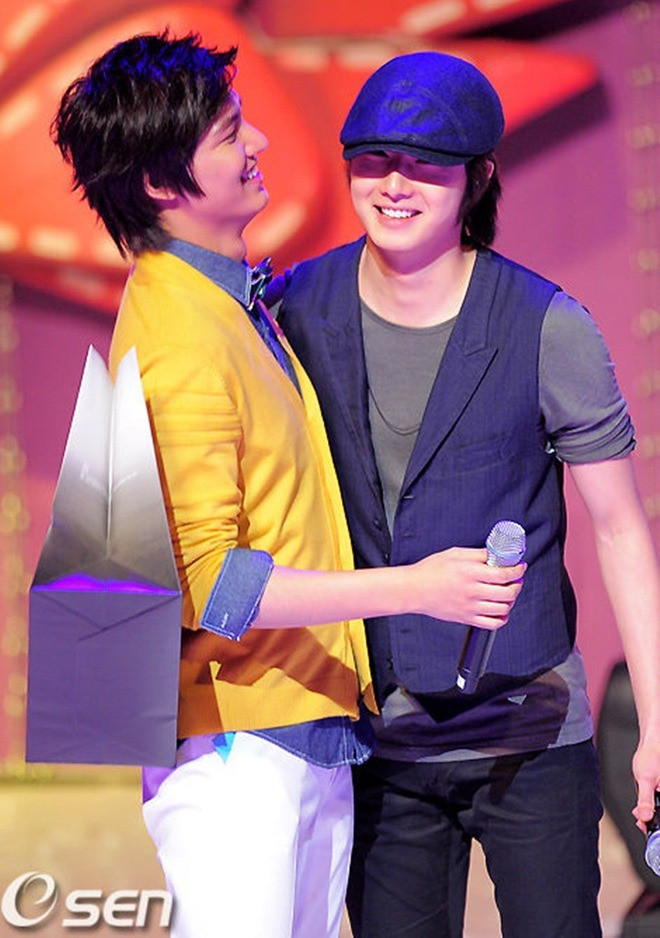 Jung Il Woo và Lee Min Ho là bạn thân nhiều năm. Ảnh: Osen. Jung Il Woo và Lee Min Ho là bạn thân nhiều năm. Ảnh: Osen.