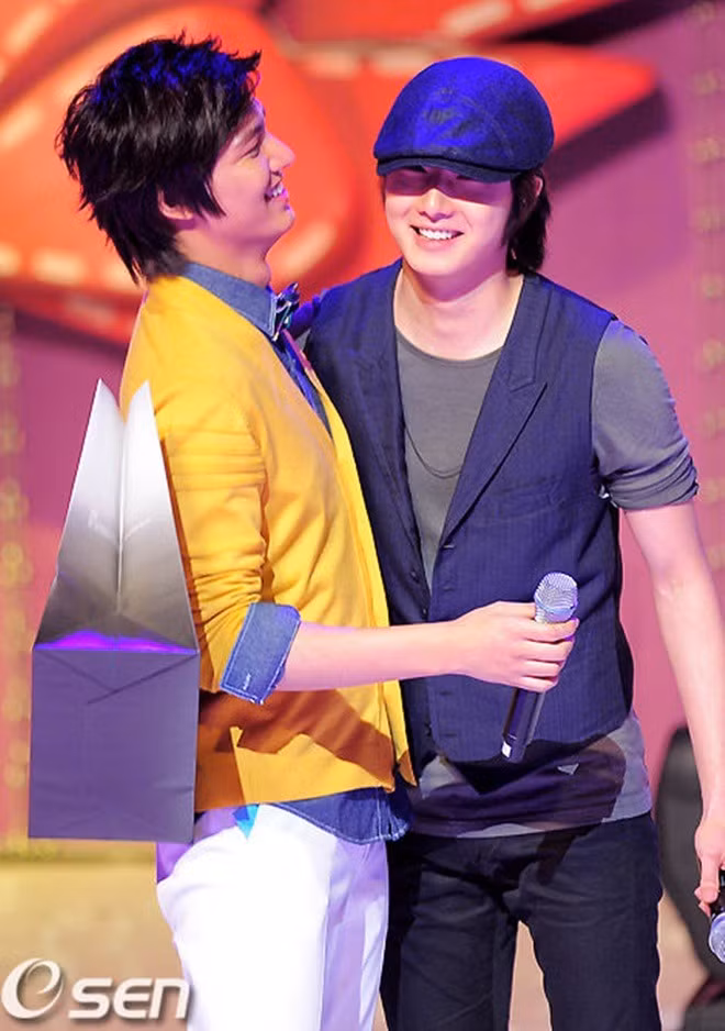 Jung Il Woo và Lee Min Ho là bạn thân nhiều năm. Ảnh: Osen. Jung Il Woo và Lee Min Ho là bạn thân nhiều năm. Ảnh: Osen.