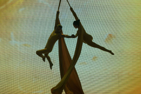 Màn ra mắt dầu động cơ chuyên biệt Mercedes gây tò mò cho quan khách