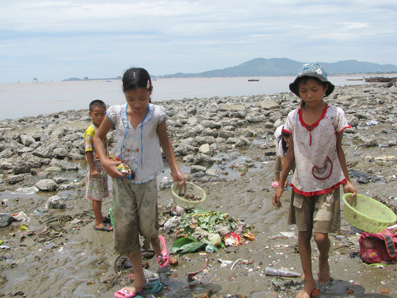 Mưu sinh giữa trời nắng 40 0C . Mưu sinh giữa trời nắng 40 0C