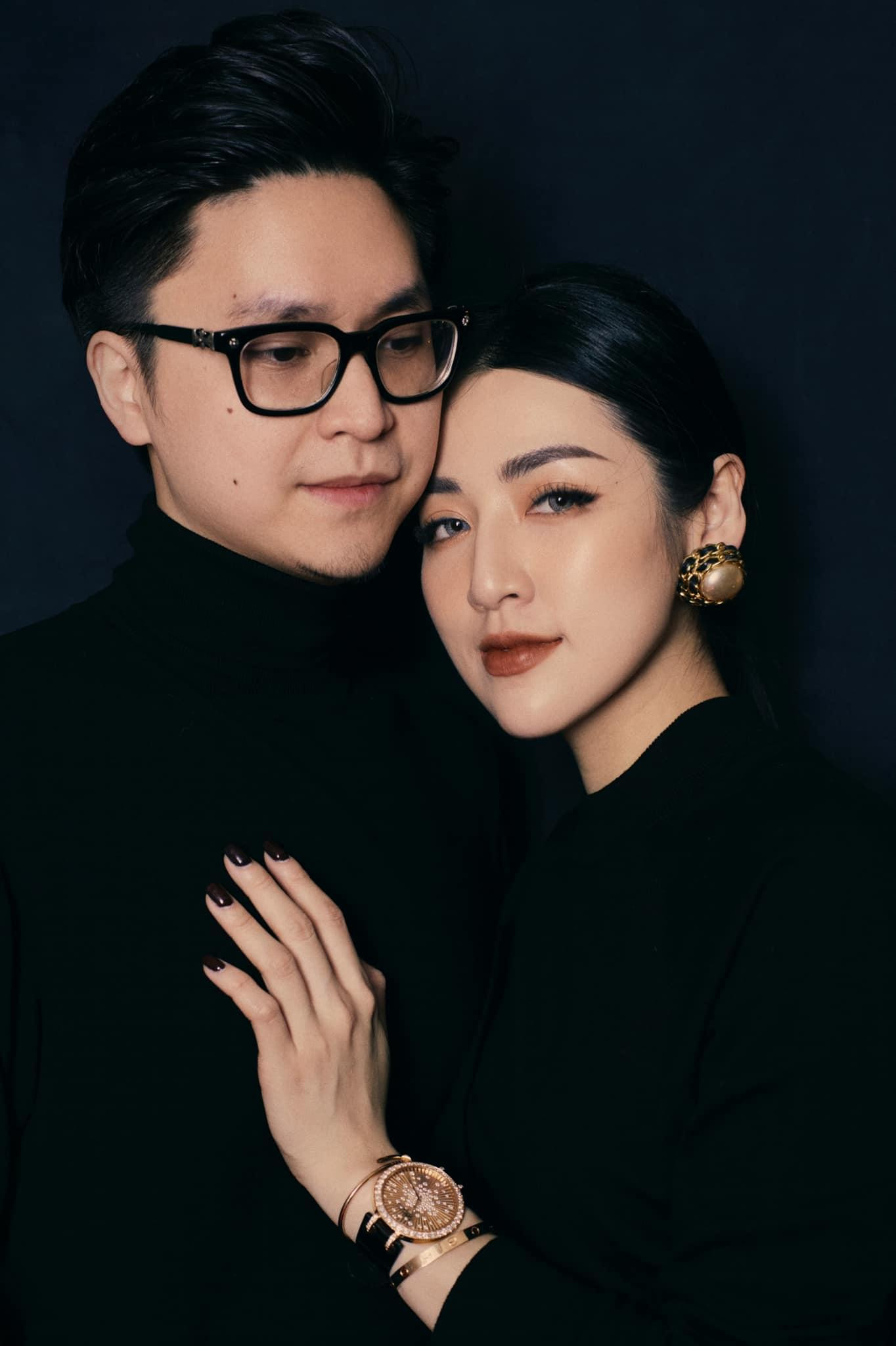 Mặc dù đang điều trị COVID-19 nhưng Á hậu Tú Anh không quên đăng ảnh tình cảm bên ông xã vào ngày lễ tình nhân. Mặc dù đang điều trị COVID-19 nhưng Á hậu Tú Anh không quên đăng ảnh tình cảm bên ông xã vào ngày lễ tình nhân.