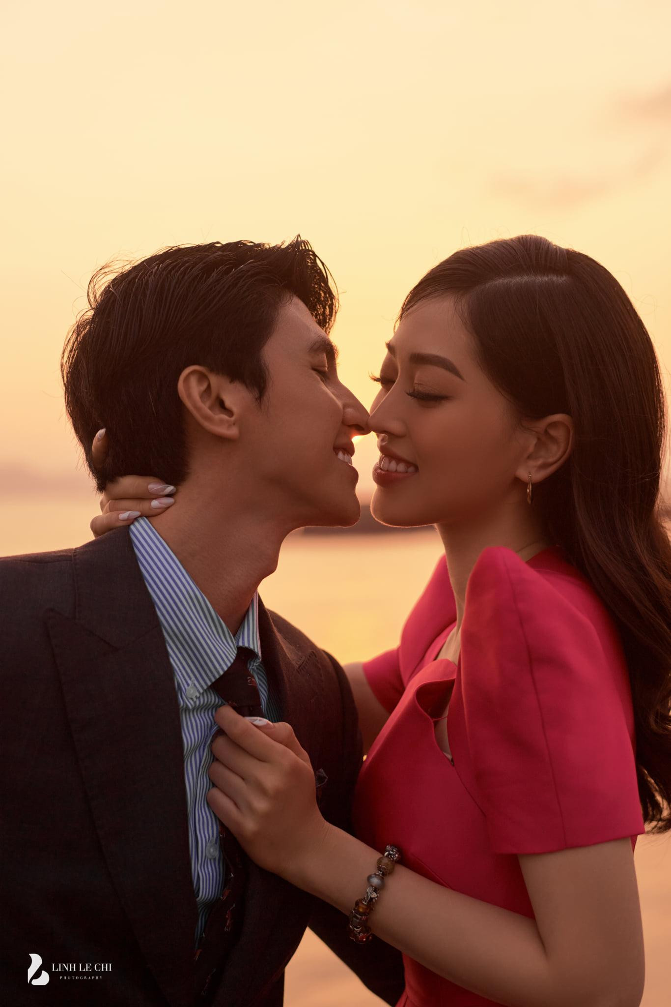 Ngay sau lễ cầu hôn, một loạt ảnh lãng mạn của Phương Nga và Bình An được một nhiếp ảnh gia chuyên chụp ảnh cưới tung lên mạng xã hội thu hút sự chú ý của cư dân mạng. Ngay sau lễ cầu hôn, một loạt ảnh lãng mạn của Phương Nga và Bình An được một nhiếp ảnh gia chuyên chụp ảnh cưới tung lên mạng xã hội thu hút sự chú ý của cư dân mạng.