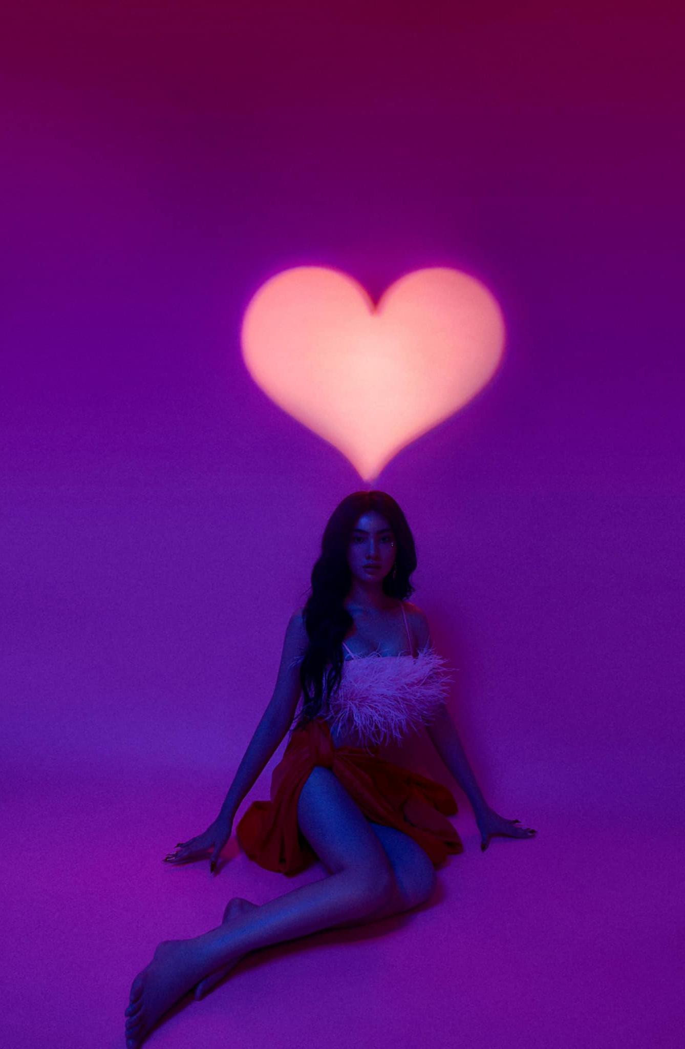 Cẩm Đan nhận được nhiều lời mời làm người mẫu ảnh, tham gia các show diễn thời trang trong nước.