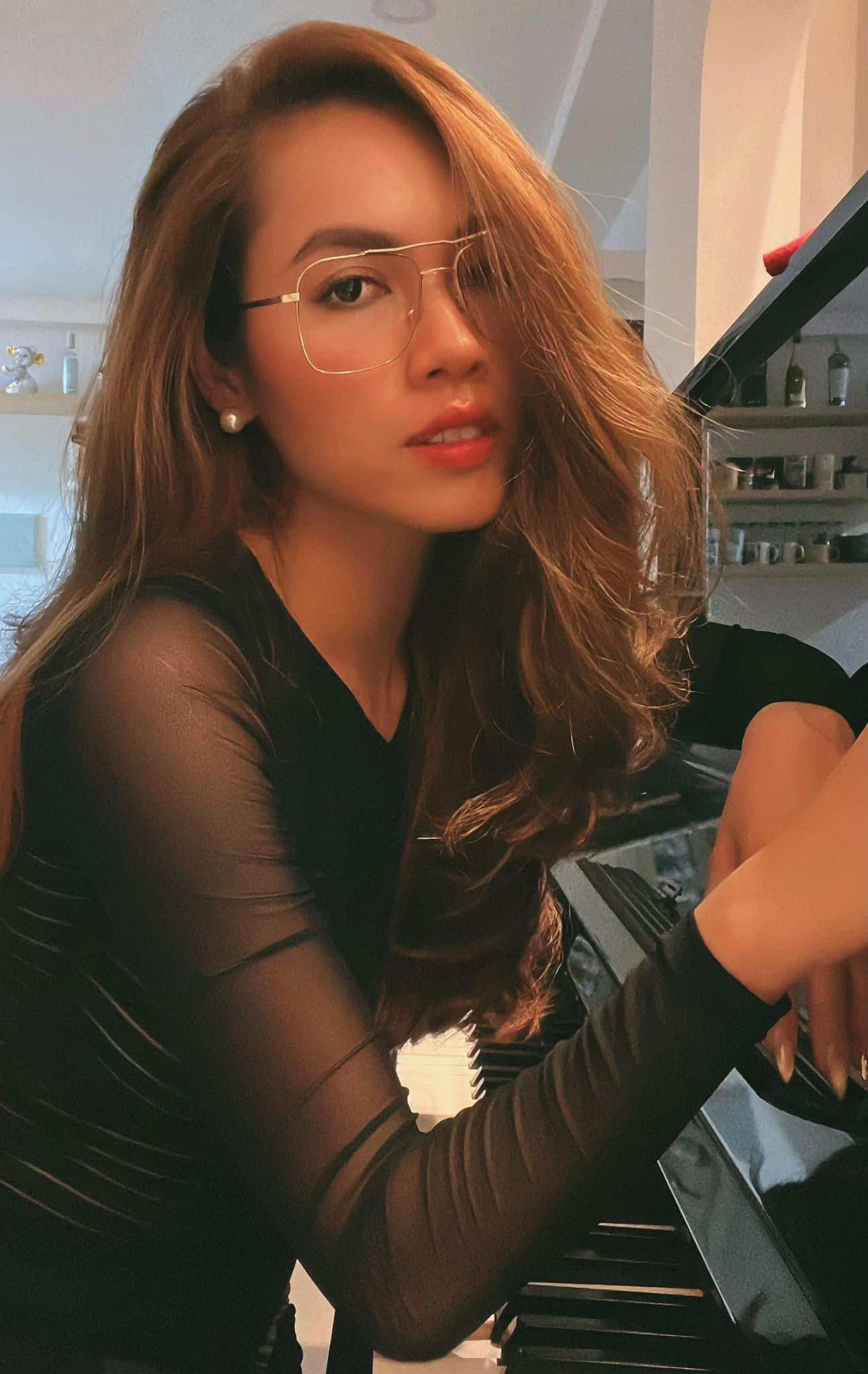 Á hậu Hoàng My diện váy đen xuyên thấu, khoe nhan sắc kiêu sa và quyến rũ.