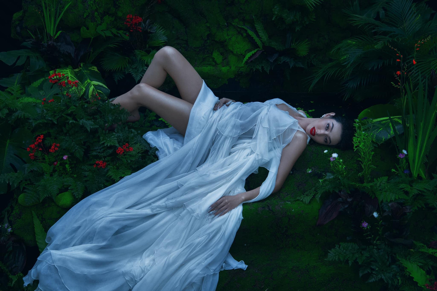 Đầu tháng 5 sẽ là cuộc hẹn của Thuỳ Tiên cùng với xứ sở bò tót - Tây Ban Nha. Đầu tháng 5 sẽ là cuộc hẹn của Thuỳ Tiên cùng với xứ sở bò tót - Tây Ban Nha.