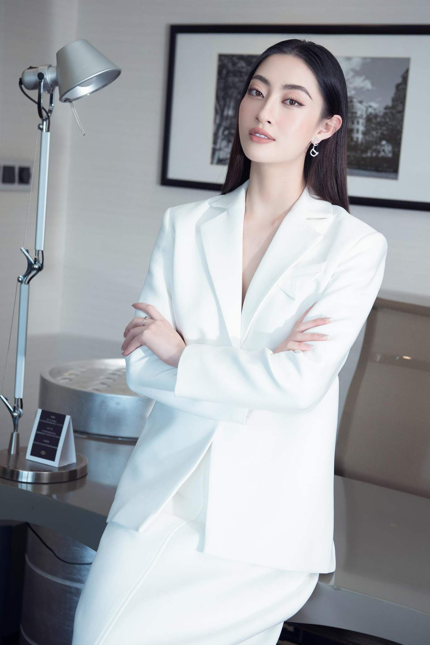 Được biết đến là một trong những nàng hậu đầy tri thức, Lương Thùy Linh cũng thường xuyên góp mặt tại nhiều chương trình, hội thảo với vai trò như diễn giả hay khách mời truyền cảm hứng.