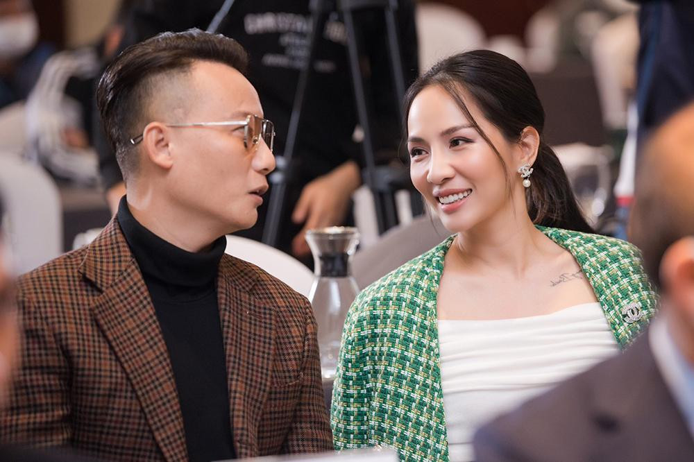 Hoàng Bách đã được VPF chính thức công nhận là nhà tài trợ của Bóng đá chuyên nghiệp Việt Nam. Hoàng Bách đã được VPF chính thức công nhận là nhà tài trợ của Bóng đá chuyên nghiệp Việt Nam.