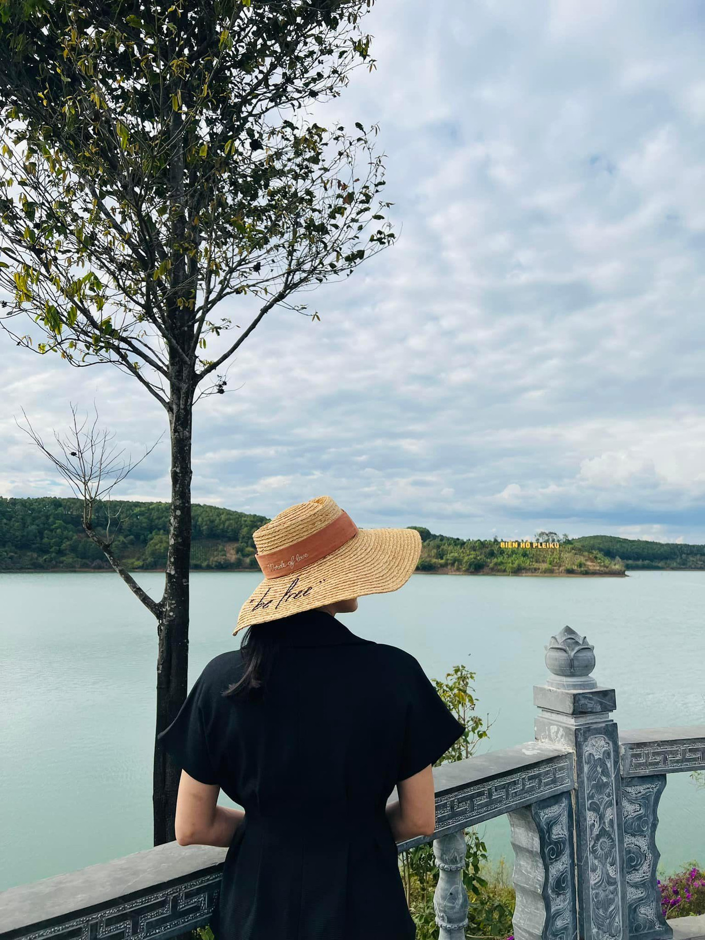 Hoa hậu Hà Kiều Anh ấn tượng trước cảnh sắc Pleiku khi lần đầu tiên đến với nơi đây.