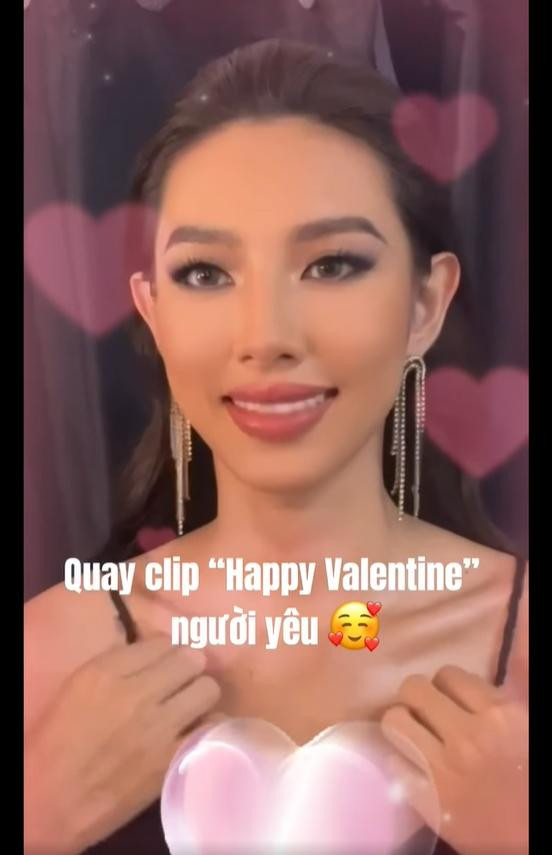 Thùy Tiên 'lên đồ' lộng lẫy để quay clip Valentine. Thùy Tiên 'lên đồ' lộng lẫy để quay clip Valentine.