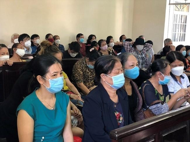 Các bị hại có mặt tại phiên xét xử. Các bị hại có mặt tại phiên xét xử.