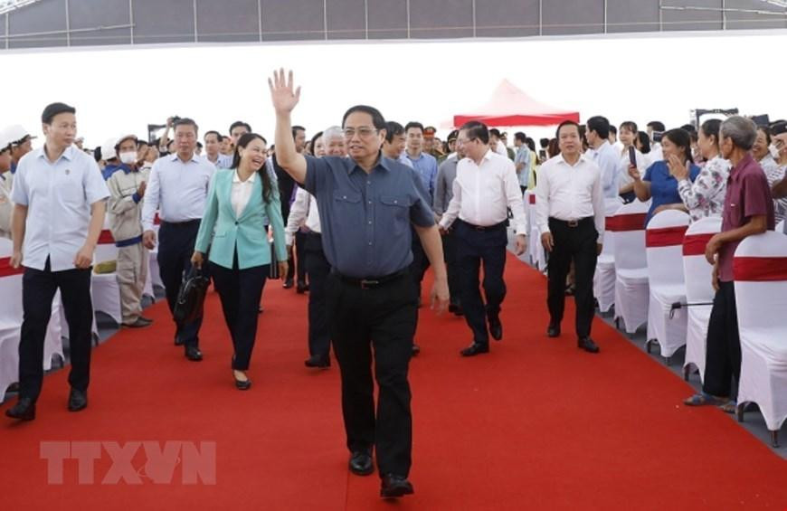 Sáng 18/11, tại Ninh Bình, Thủ tướng Phạm Minh Chính dự lễ phát động phong trào thi đua đẩy mạnh phát triển kết cấu hạ tầng đồng bộ, hiện đại; thực hành tiết kiệm, chống lãng phí. (Ảnh: Dương Giang/TTXVN)