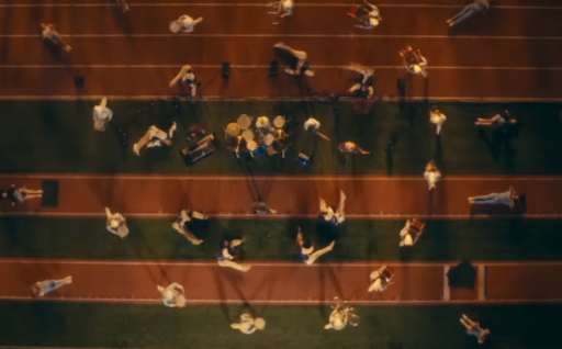 thậm chí quẩy hết mình với good 4 u.