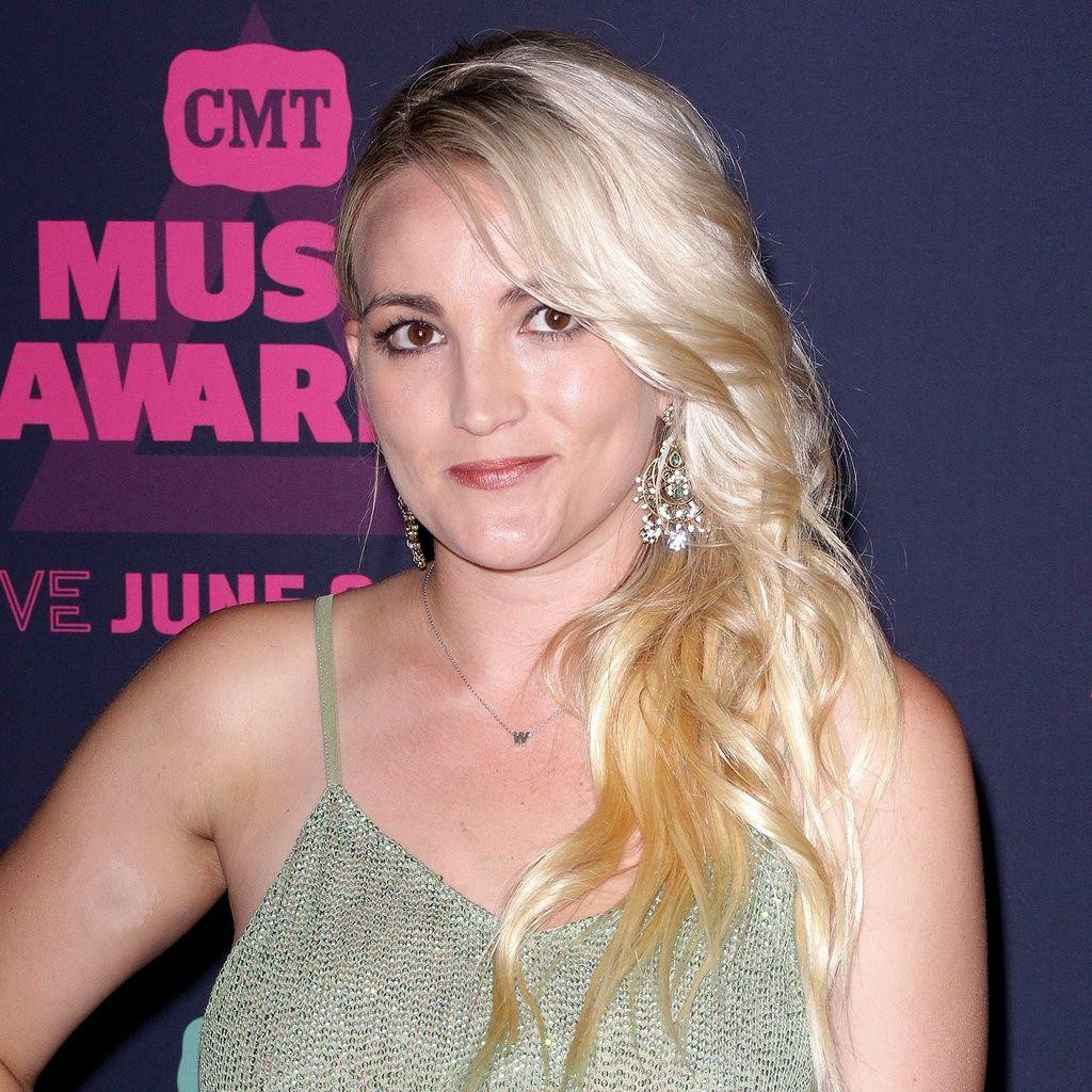 Jamie Lynn sắp ra mắt cuốn hồi ký về cuộc đời mình. Có lẽ nào cuốn sách chứa đựng những lời muốn gửi gắm của cô tới người chị gái? Jamie Lynn sắp ra mắt cuốn hồi ký về cuộc đời mình. Có lẽ nào cuốn sách chứa đựng những lời muốn gửi gắm của cô tới người chị gái?