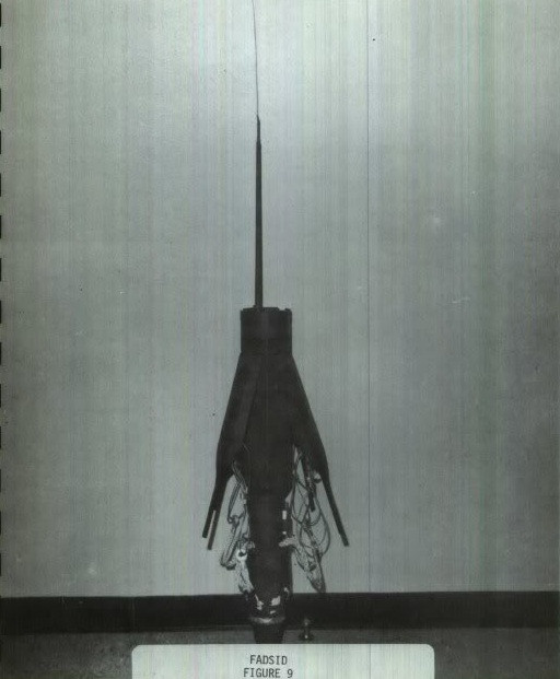 Helicopter-emplaced Seismic Intrusion Detector (HELOSID). Thiết bị dò tìm âm thanh của trực thăng; 