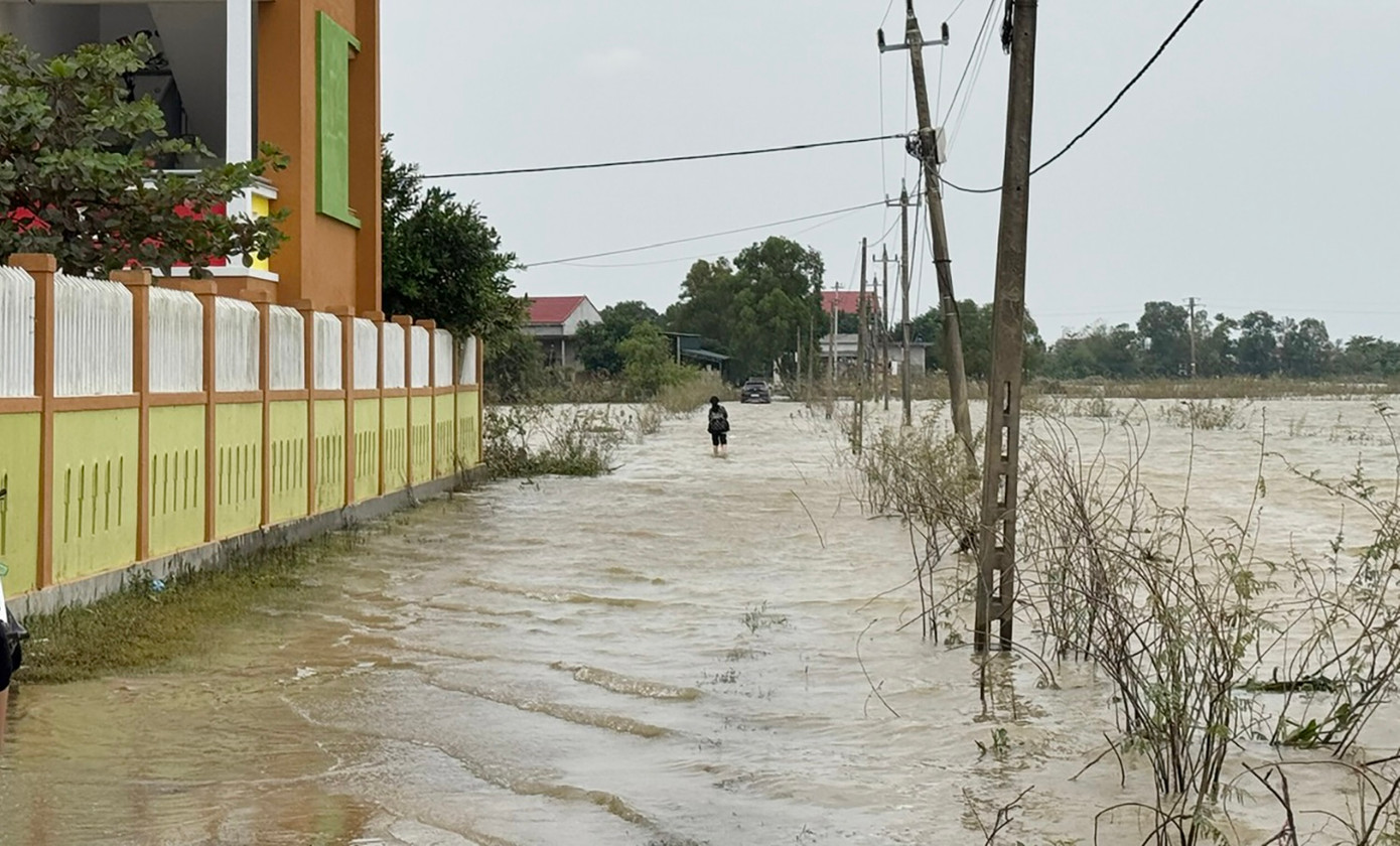 Sau khi lũ rút là thời điểm dễ xảy ra đuối nước nếu chủ quan. Trong ảnh: Khu vực nơi cháu S. vừa bị đuối nước. Sau khi lũ rút là thời điểm dễ xảy ra đuối nước nếu chủ quan. Trong ảnh: Khu vực nơi cháu S. vừa bị đuối nước.