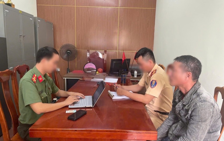 Ông T. làm việc với cơ quan chức năng. Ông T. làm việc với cơ quan chức năng.