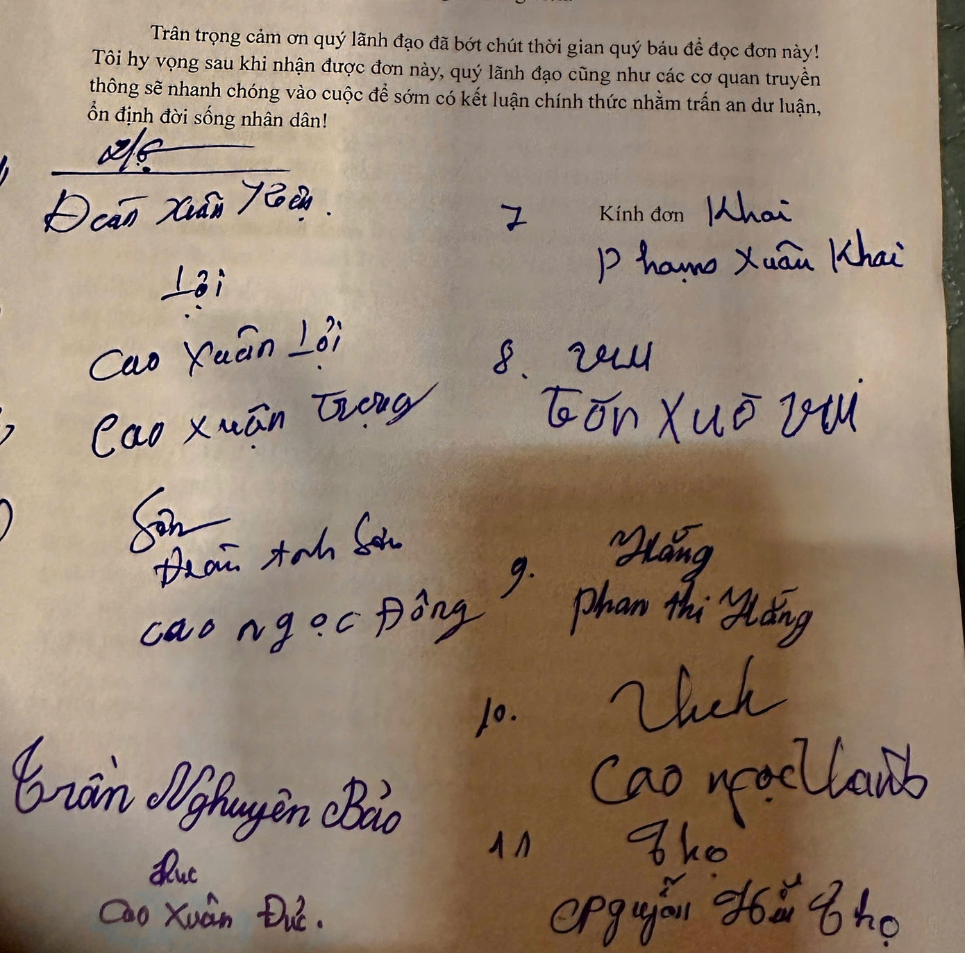 Đơn tố cáo ông Cao Xuân Ngọc của 74 người dân xã Quảng Hải. Đơn tố cáo ông Cao Xuân Ngọc của 74 người dân xã Quảng Hải.