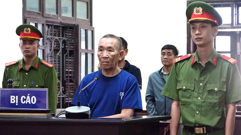 Đối tượng Nguyễn Văn Nhơn tại phiên toà. Đối tượng Nguyễn Văn Nhơn tại phiên toà.