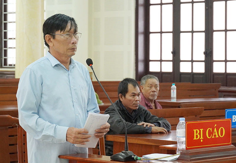 Bị cáo Hoàng Văn Đức tại phiên toà. Ảnh Dương Công Hợp. Bị cáo Hoàng Văn Đức tại phiên toà. Ảnh Dương Công Hợp.