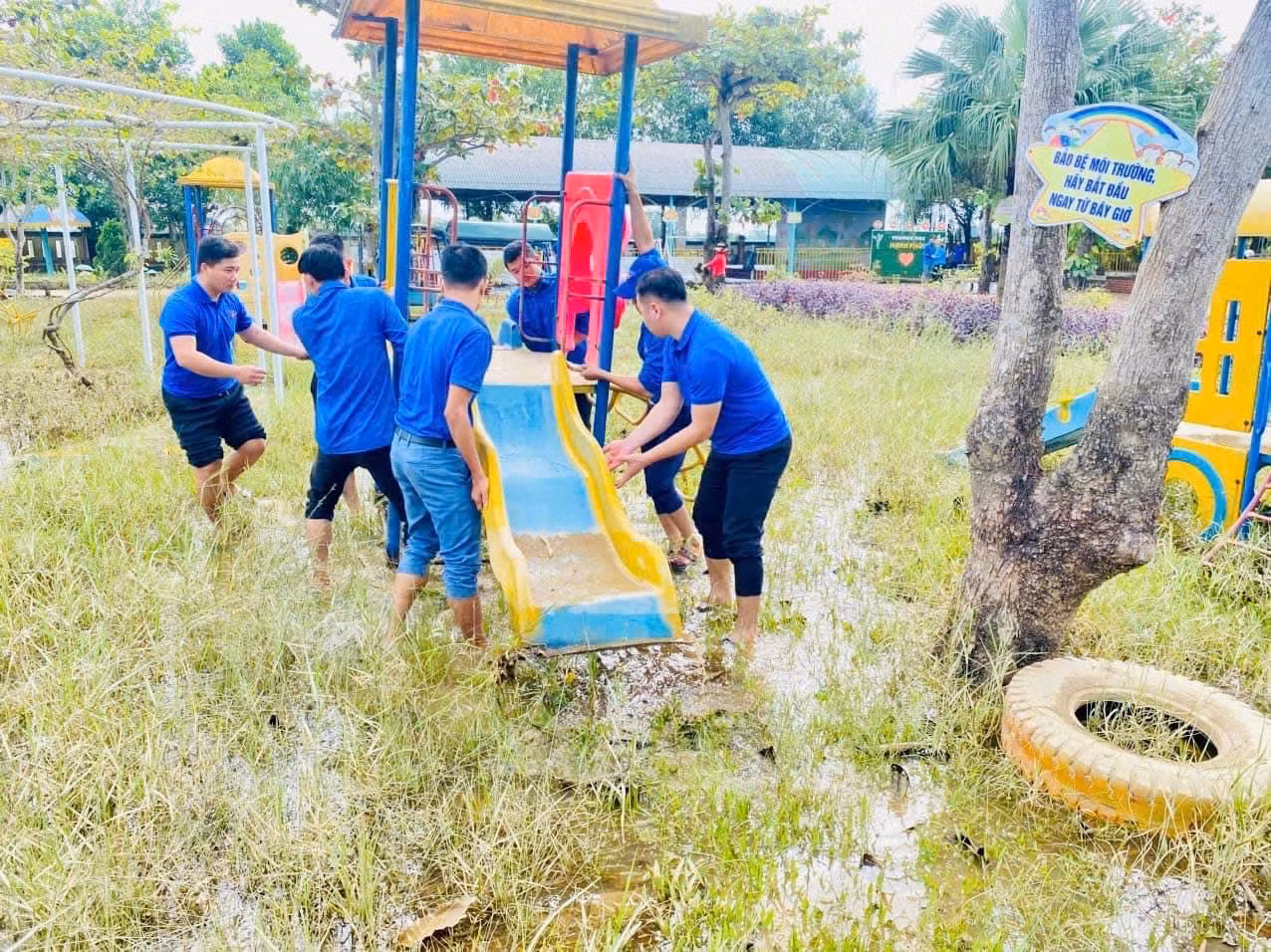 Với khối lượng bùn đất còn quá lớn, Tỉnh Đoàn Quảng Bình đã phát động trào lưu "Tuổi trẻ Quảng Bình chung tay khắc phục hậu quả bão số 6" và được đông đảo đoàn viên, thanh niên hăng hái hưởng ứng.