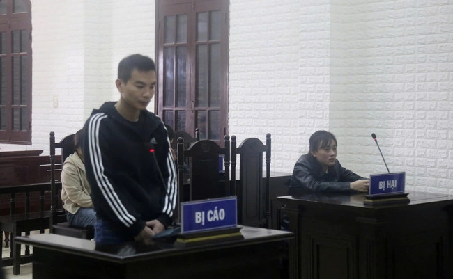 Đoàn Mạnh Hùng tại phiên toà sơ thẩm.
