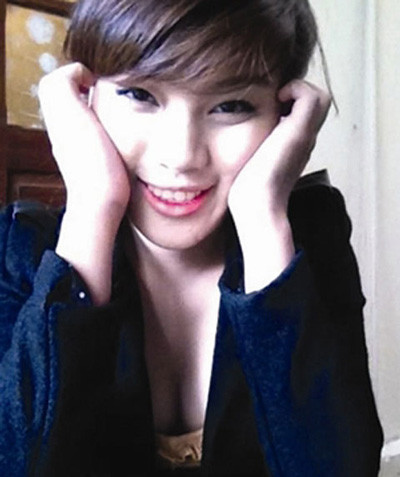 Từ việc kết bạn, Huyền còn trưng ảnh cá nhân và 