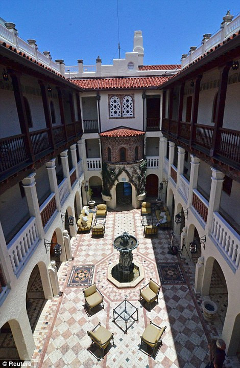 Ngôi nhà nhìn từ trên cao. Ảnh: Reuters