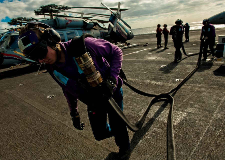 Nimitz có 4 đơn vị chưng cất, cho phép sản xuất khoảng 400.000 lít nước sạch mỗi ngày