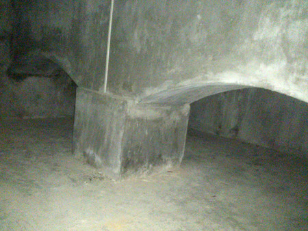 Góc làm việc và hầm trú ẩn của Chủ tịch Hồ Chí Minh trong thời kỳ cách mạng ở đồn điền Chi Nê. Góc làm việc và hầm trú ẩn của Chủ tịch Hồ Chí Minh trong thời kỳ cách mạng ở đồn điền Chi Nê