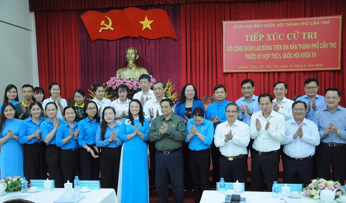 Thủ tướng và lãnh đạo, cử tri thành phố Cần Thơ.