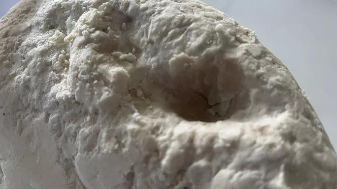 Bên trong hồng nhạt.