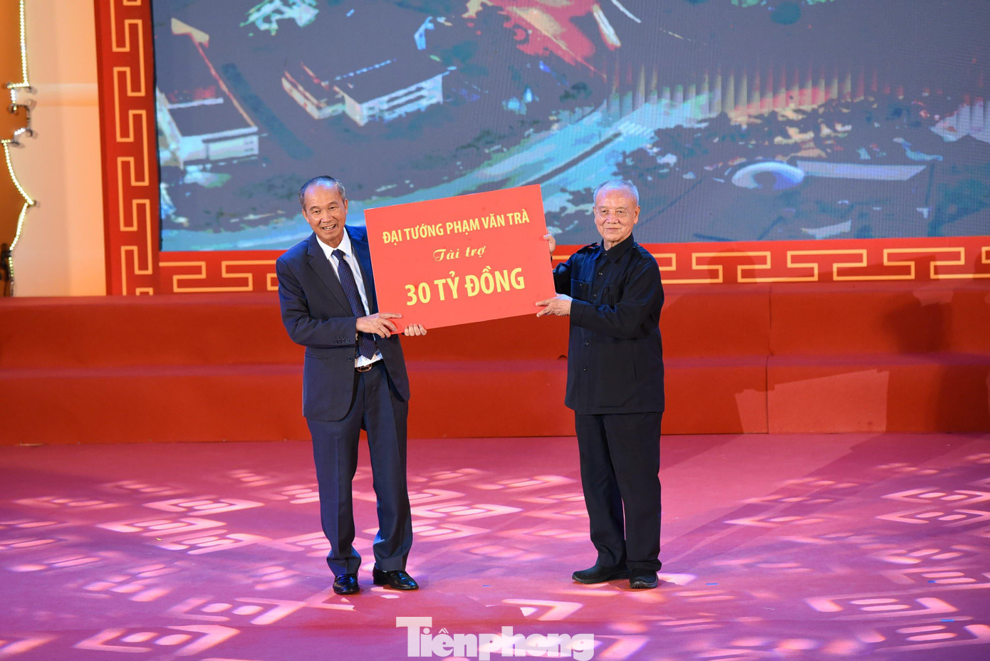 Đại tướng Phạm Văn Trà tài trợ số tiền 30 tỷ đồng cho quỹ khuyến học, khuyến tài