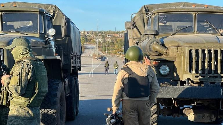 Một cuộc trao đổi tù binh của Nga và Ukraine. Ảnh: Sputnik Một cuộc trao đổi tù binh của Nga và Ukraine. Ảnh: Sputnik