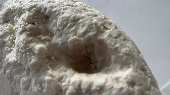 Khối vật chất khá dẻo, thơm đặc biệt