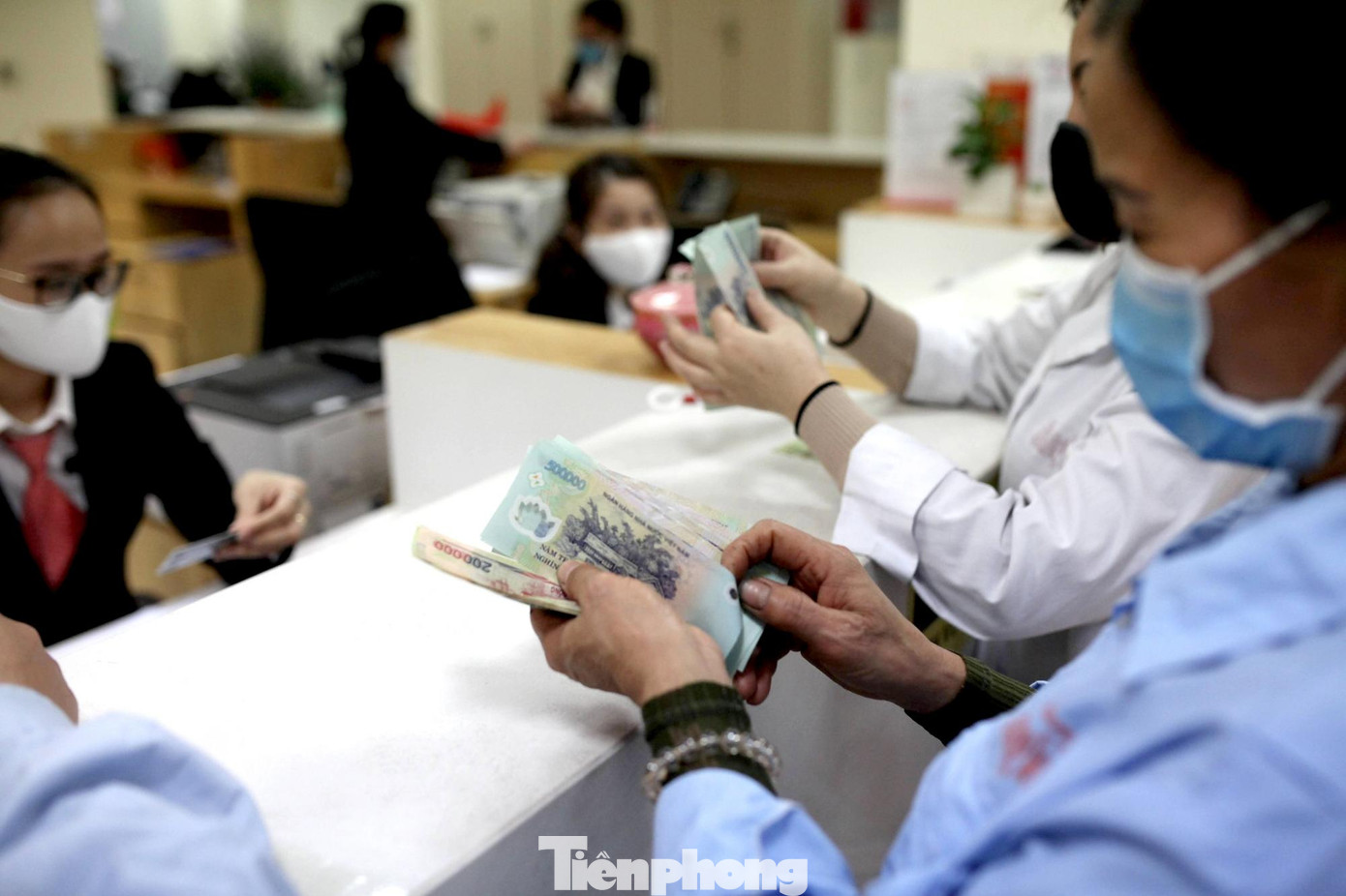 Lương tối thiểu vùng chính thức tăng thêm 6% từ ngày 1/7 tới.